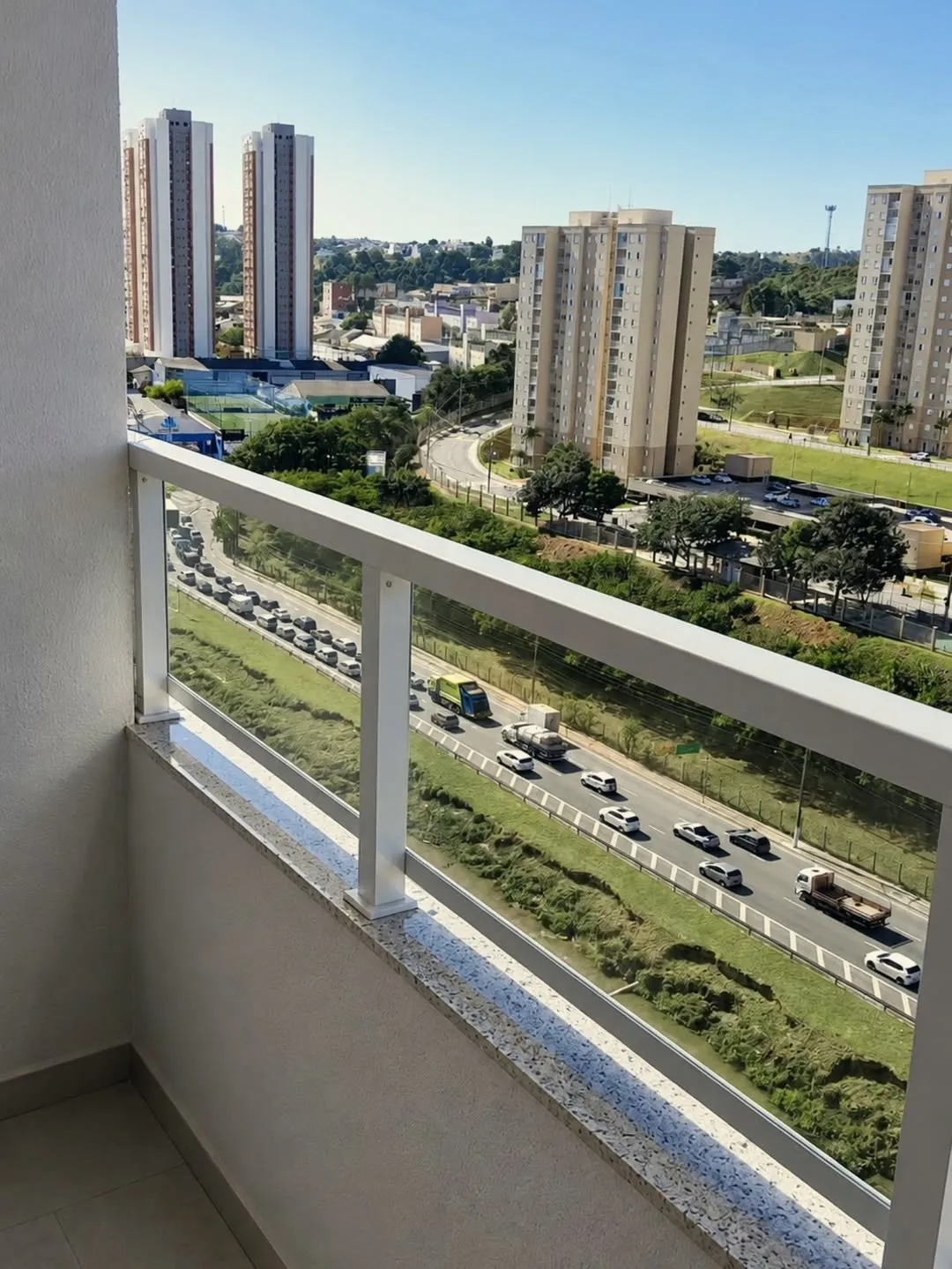 Vista de Jundiaí da varanda de um apartamento